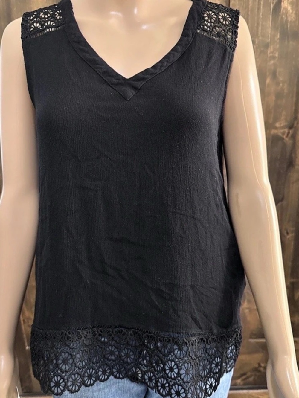 Doe & Rae Black Lace Trim Tank Top Size Small